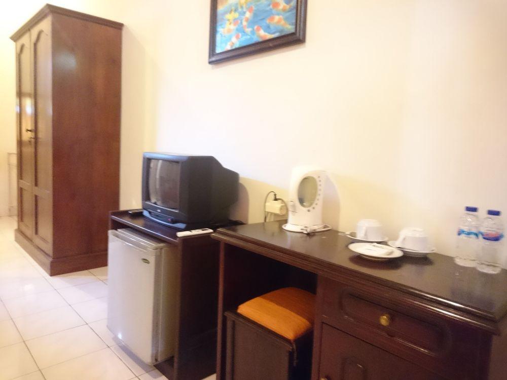 Catur Adi Putra Hotel Denpasa Buitenkant foto