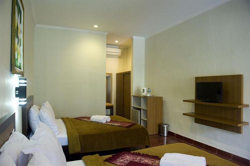 Catur Adi Putra Hotel Denpasa Buitenkant foto