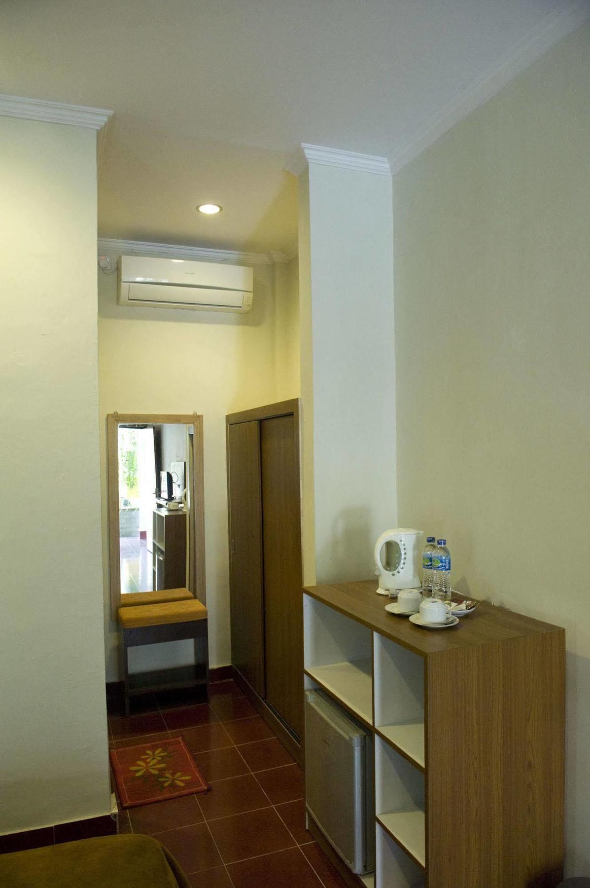 Catur Adi Putra Hotel Denpasa Buitenkant foto