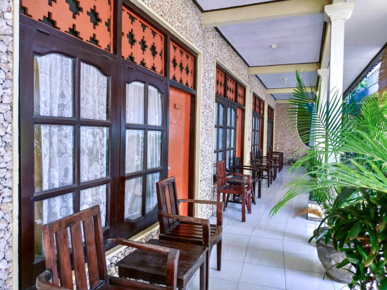 Catur Adi Putra Hotel Denpasa Kamer foto
