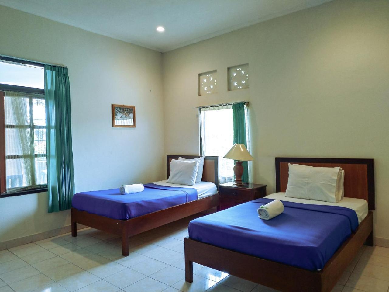 Catur Adi Putra Hotel Denpasa Kamer foto