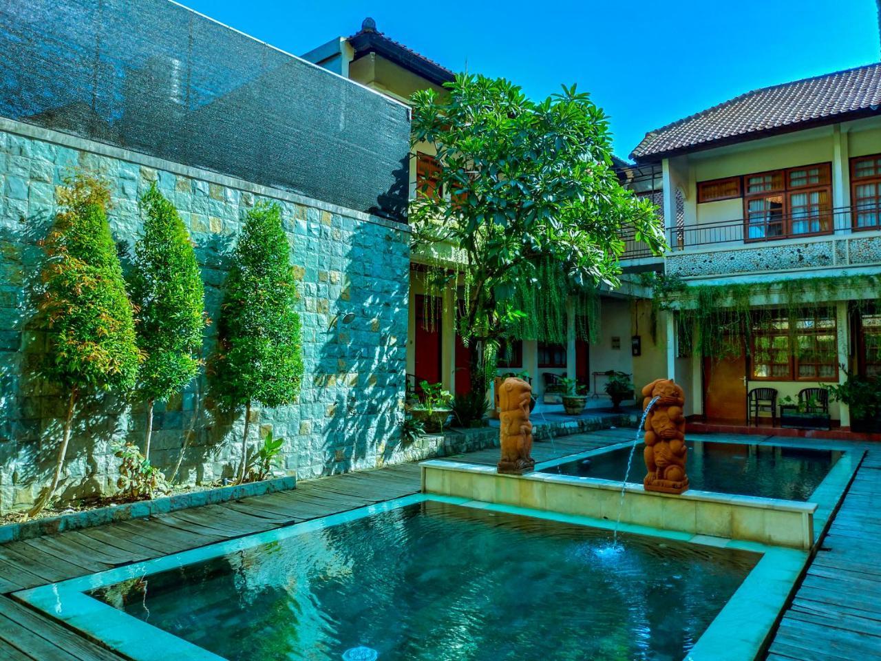 Catur Adi Putra Hotel Denpasa Buitenkant foto