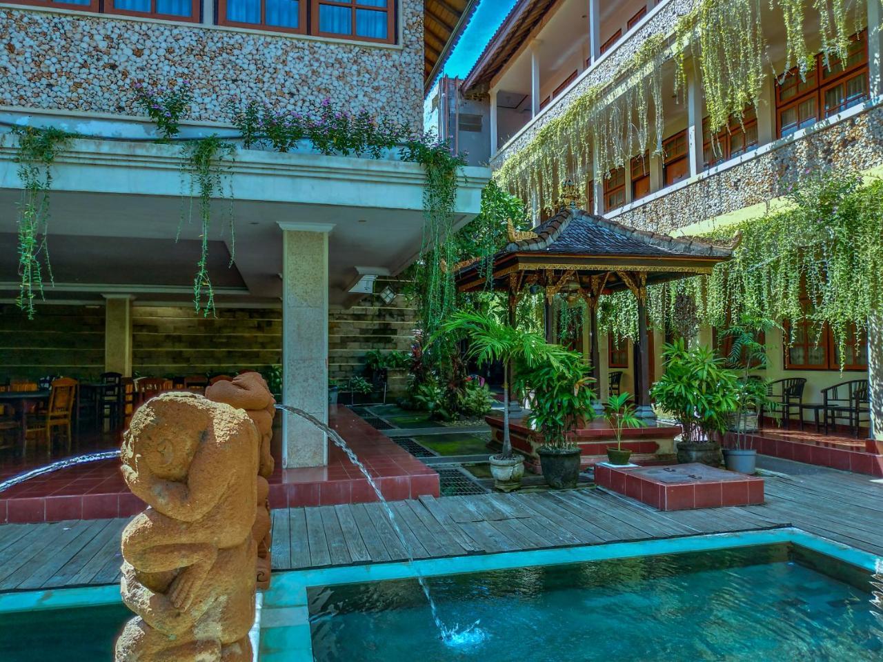 Catur Adi Putra Hotel Denpasa Buitenkant foto